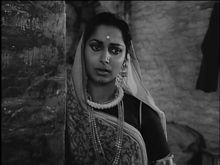 <p>Soumendu Roy did the cinematography for 'Abhijan' (1962)</p>





























