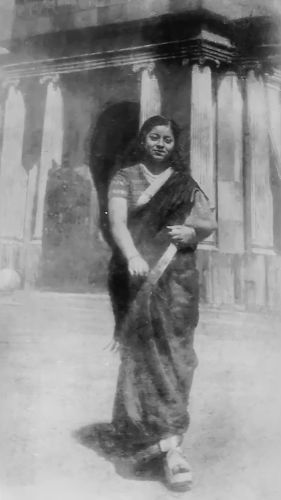 Kanan Devi













