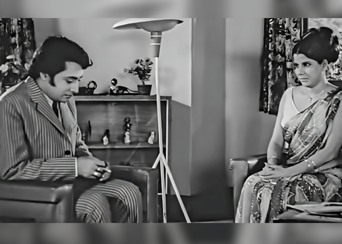 <p>Sulata Chowdhury and Ranjit Mullick in Arabinda Mukhopadhyay's 'Mouchak'
</p>



















































