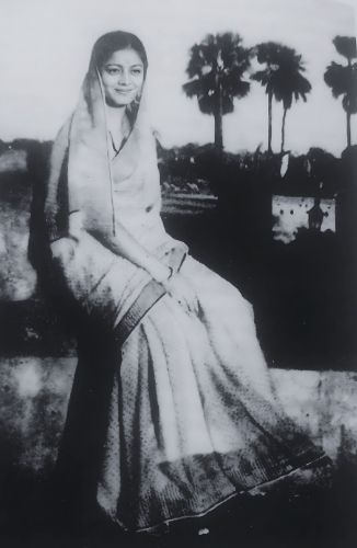 <p>Kanan Devi</p>








































