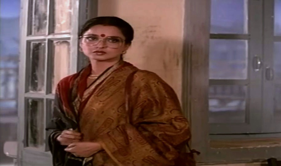 Rekha in 'ijaazat'
































