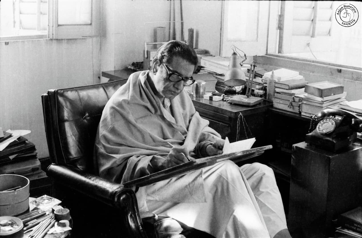 <p>Satyajit Ray at his Bishop Lefroy Road residence</p>






































