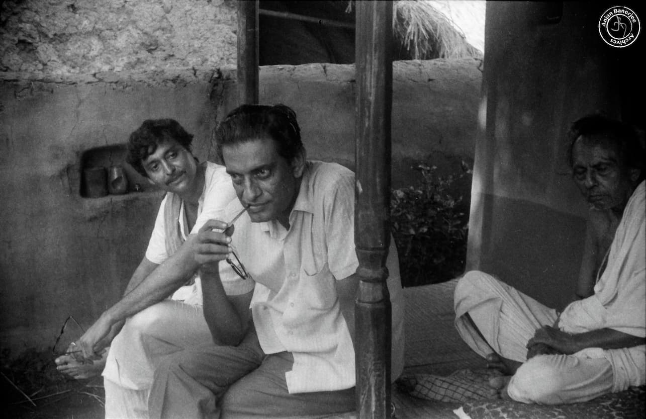 <p>A candid moment of Satyajit Ray, along with Soumitra Chatterjee and Gobinda Chakraborty, during the shooting of <em>Ashani Sanket</em>        </p>

































